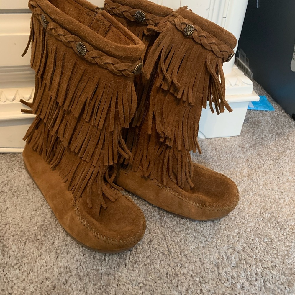Kids girl Minnetonka fringe boots